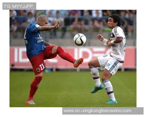 波尔多与南特的精彩对决揭示法甲联赛的激烈竞争与球队实力较量 波尔多与南特的精彩对决揭示法甲联赛的激烈竞争与球队实力较量